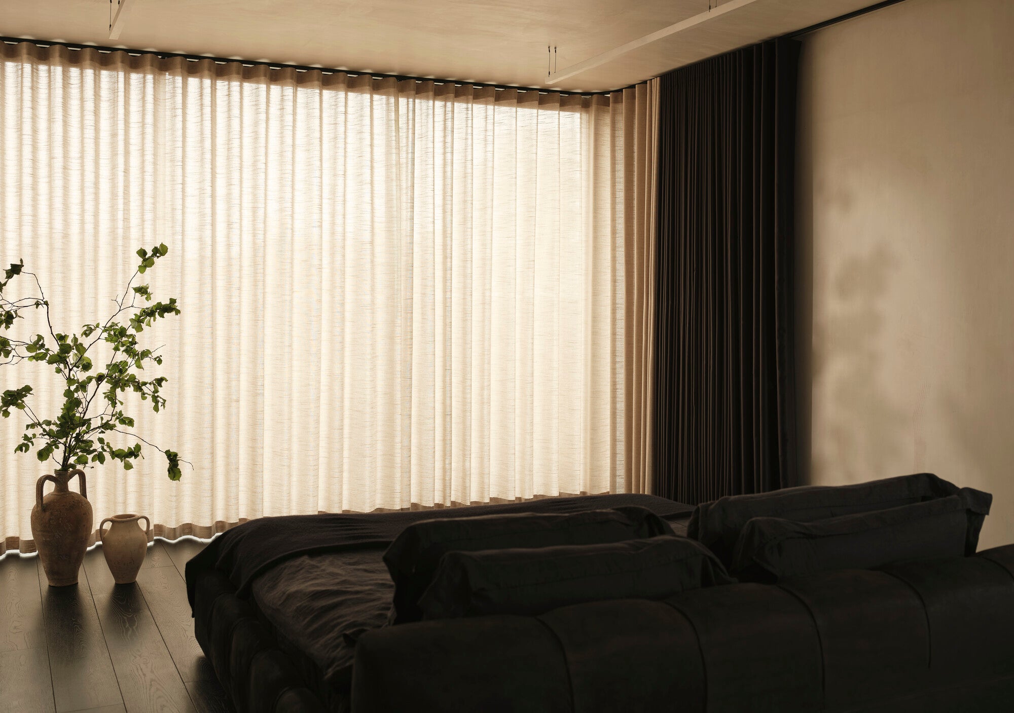 Silent Gliss 6870 Curtain Track in Black
