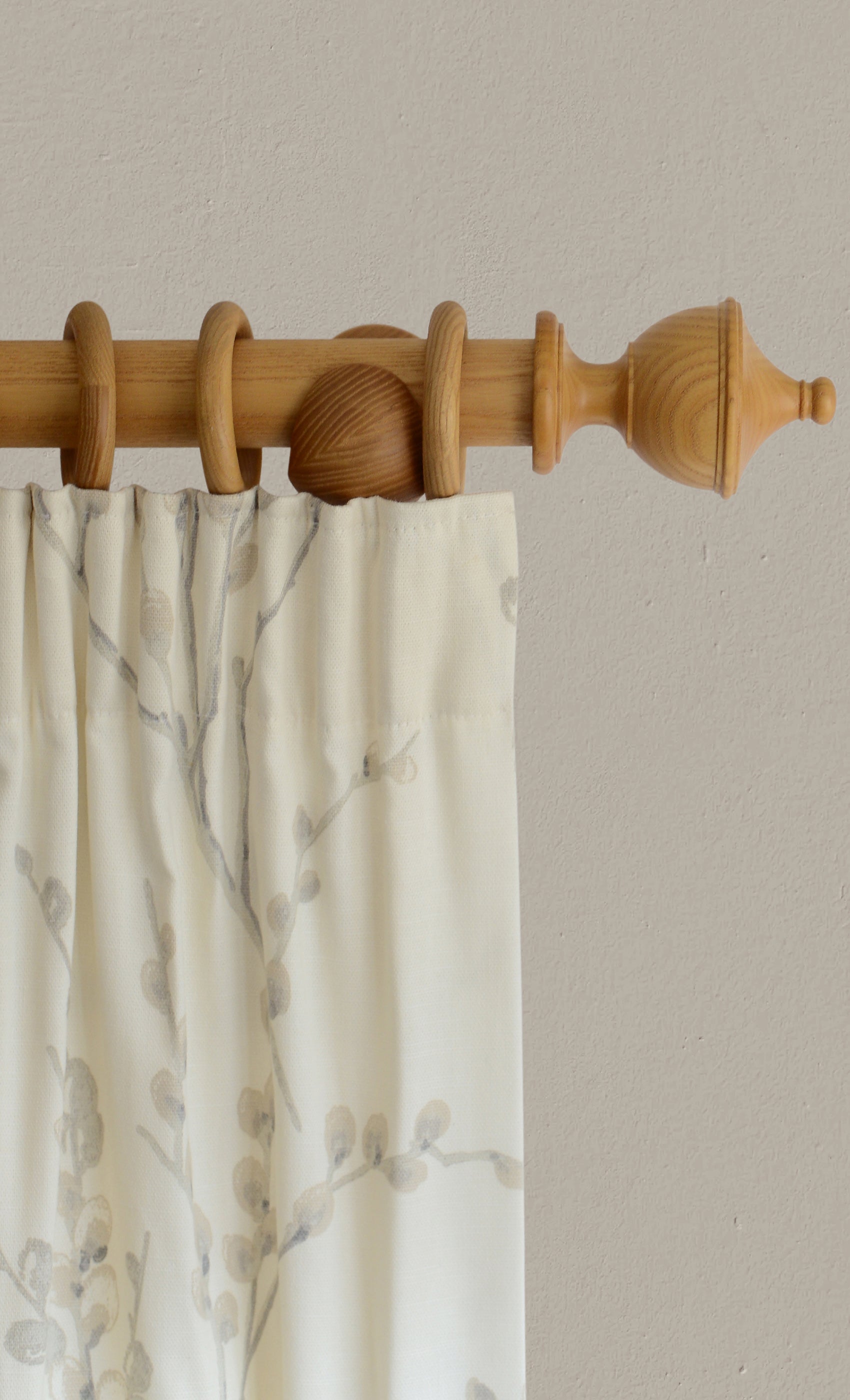 Laura Ashley Haywood Curtain Pole Set in Honey Oak