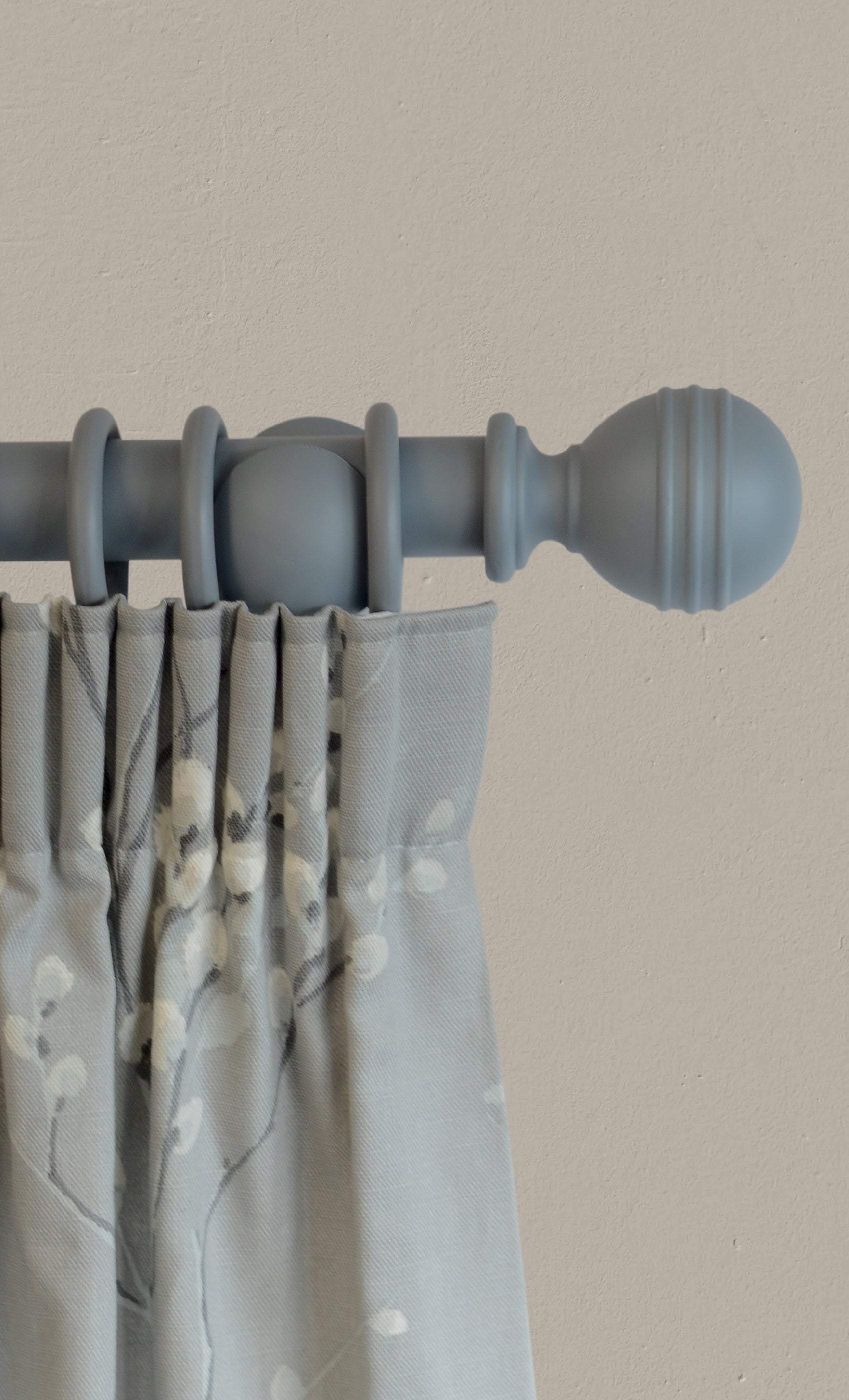 Laura Ashley Wood Ribbed Ball Curtain Pole Set in Dark Slate