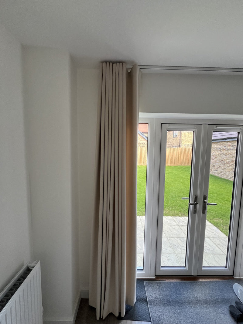 Silent Gliss 6870 track installed, customer photo from Michelle
