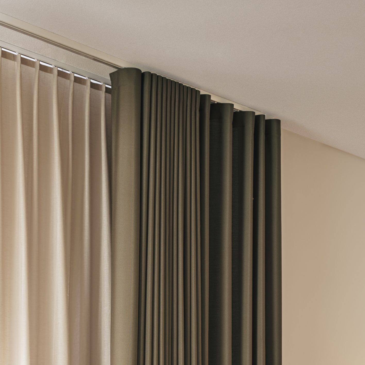 Silent Gliss 5100 Electric Curtain Track | PoleDesign.co.uk