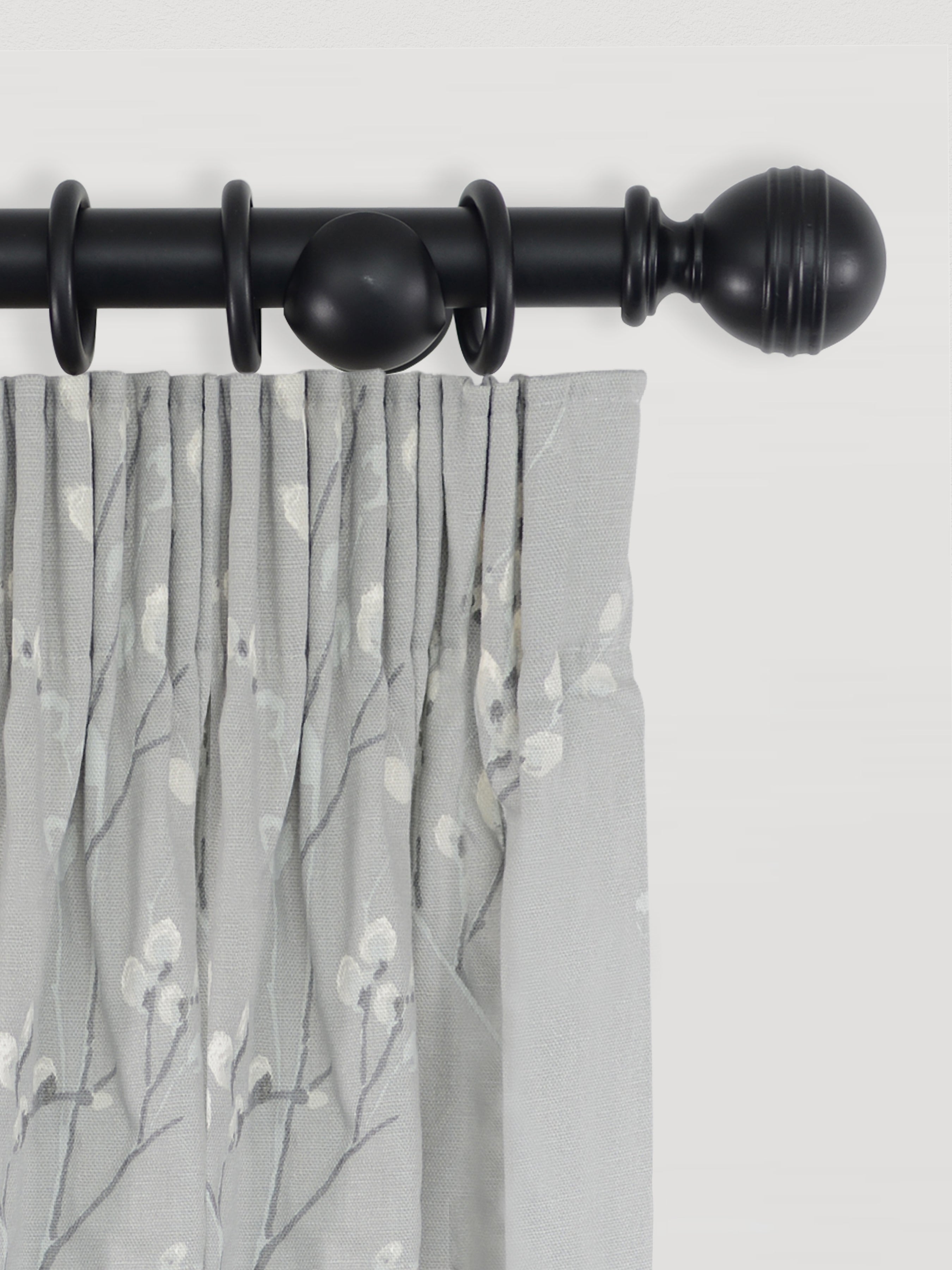 Laura Ashley Wood Ribbed Ball Curtain Pole Set in Black