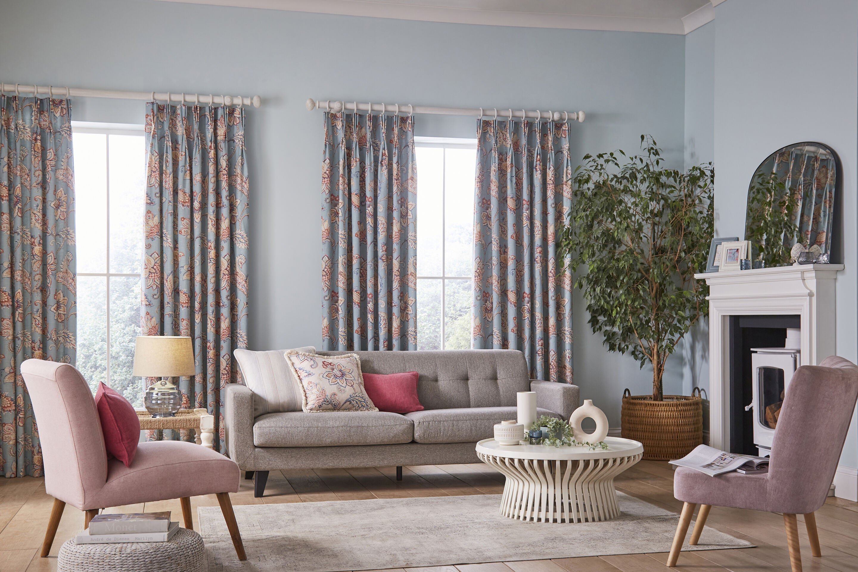 Ashbridge Tatton curtain pole in Baroque Silver, room view