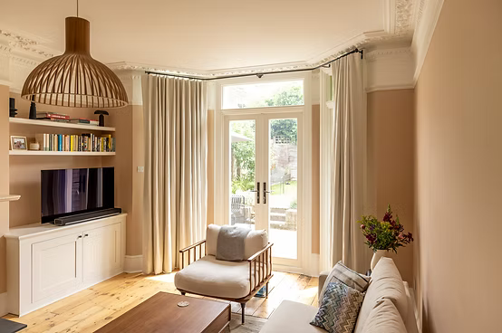 Cameron Fuller Bay Window Curtain Pole with Barrel Finials