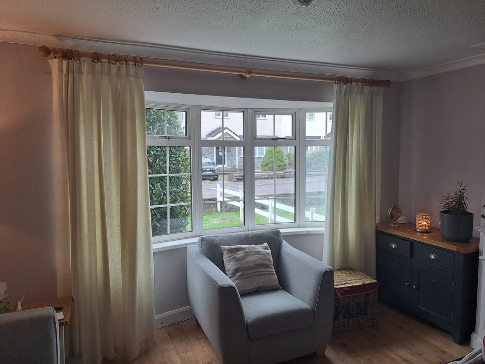 Hallis Modern Country Ribbed Ball curtain pole in Light Oak, customer photo