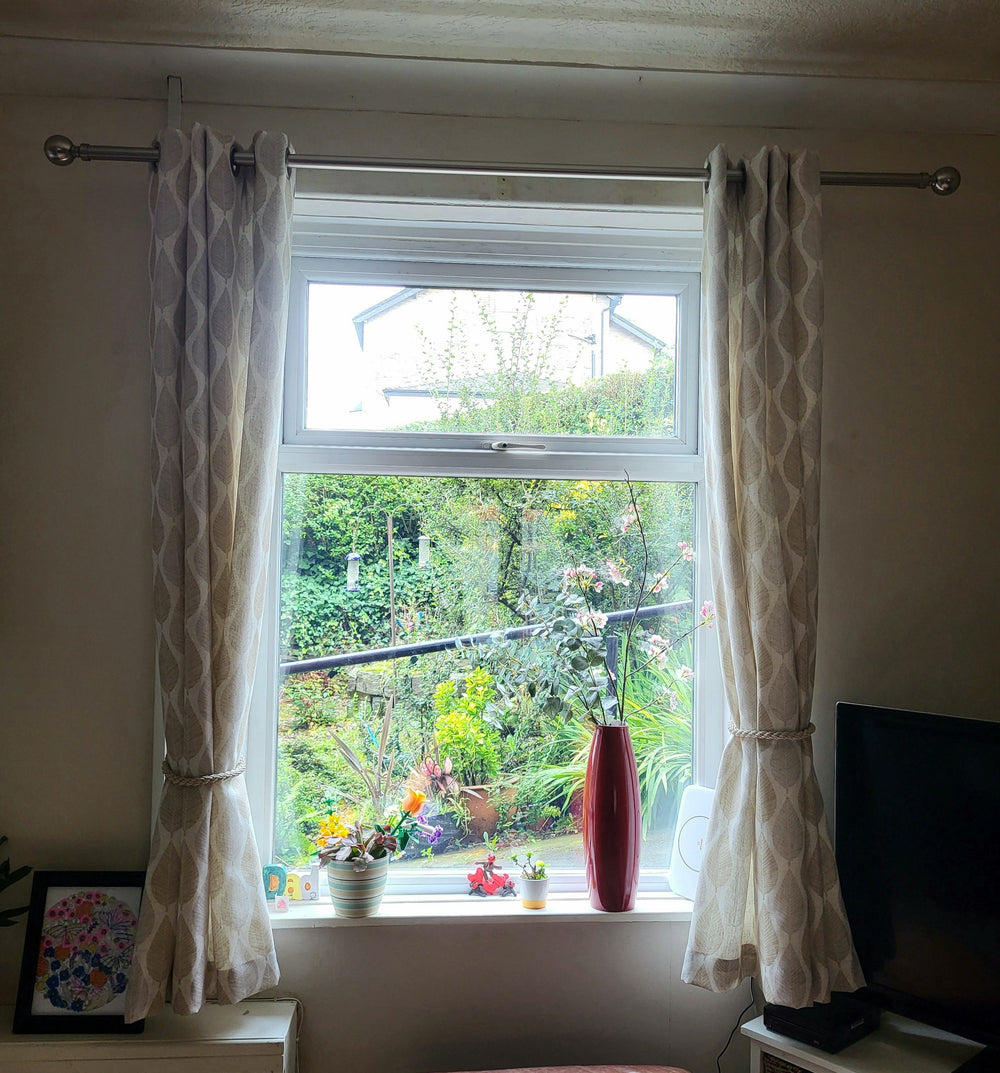 Laura Ashley eyelet pole installed, customer photo from Polly