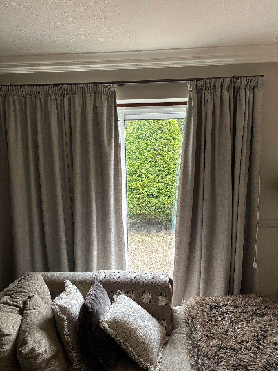 Silent Gliss 7630 Corded Metropole installed, customer photo from Anita