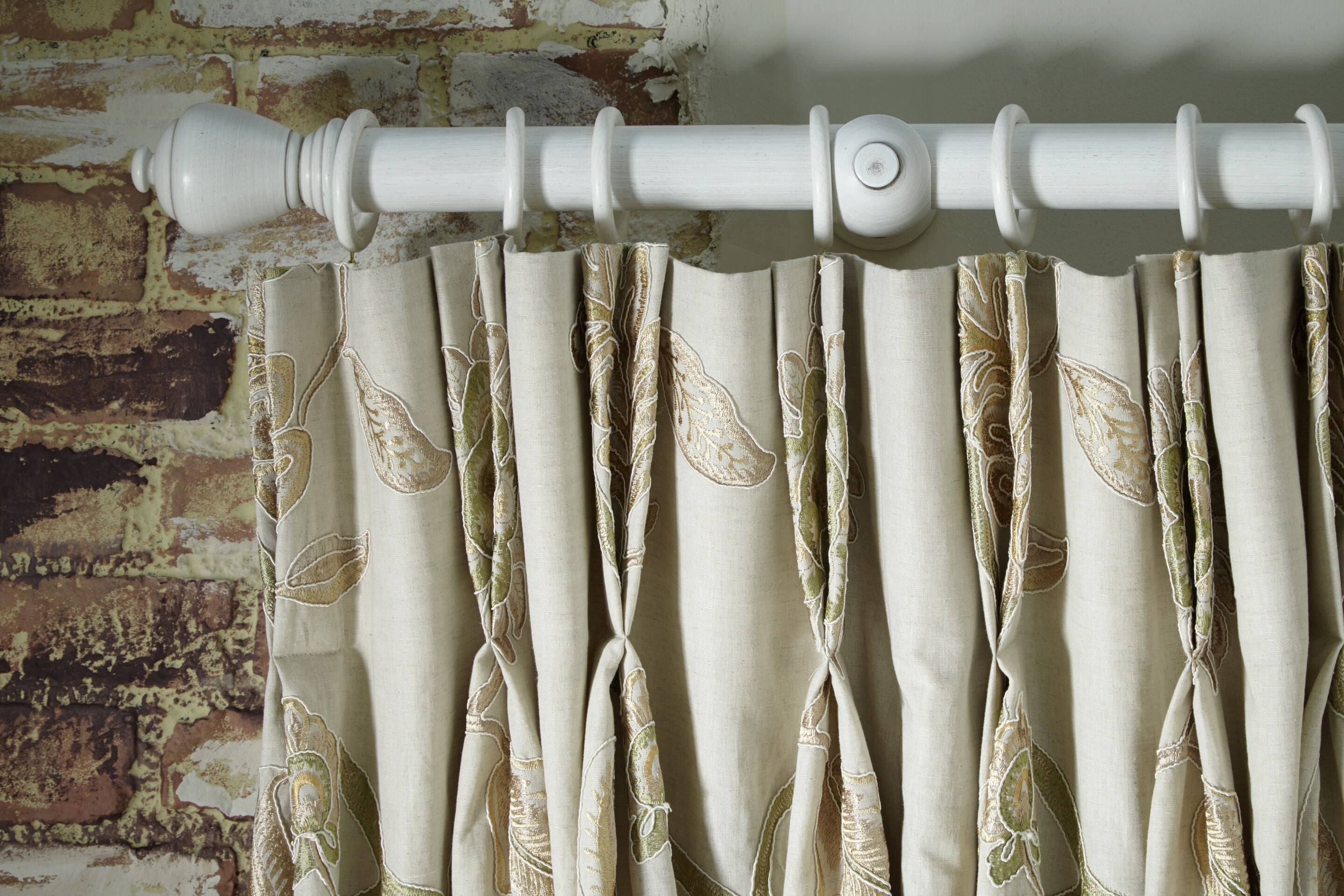 Modern Country Sugar Pot curtain pole in Brushed Ivory, room view