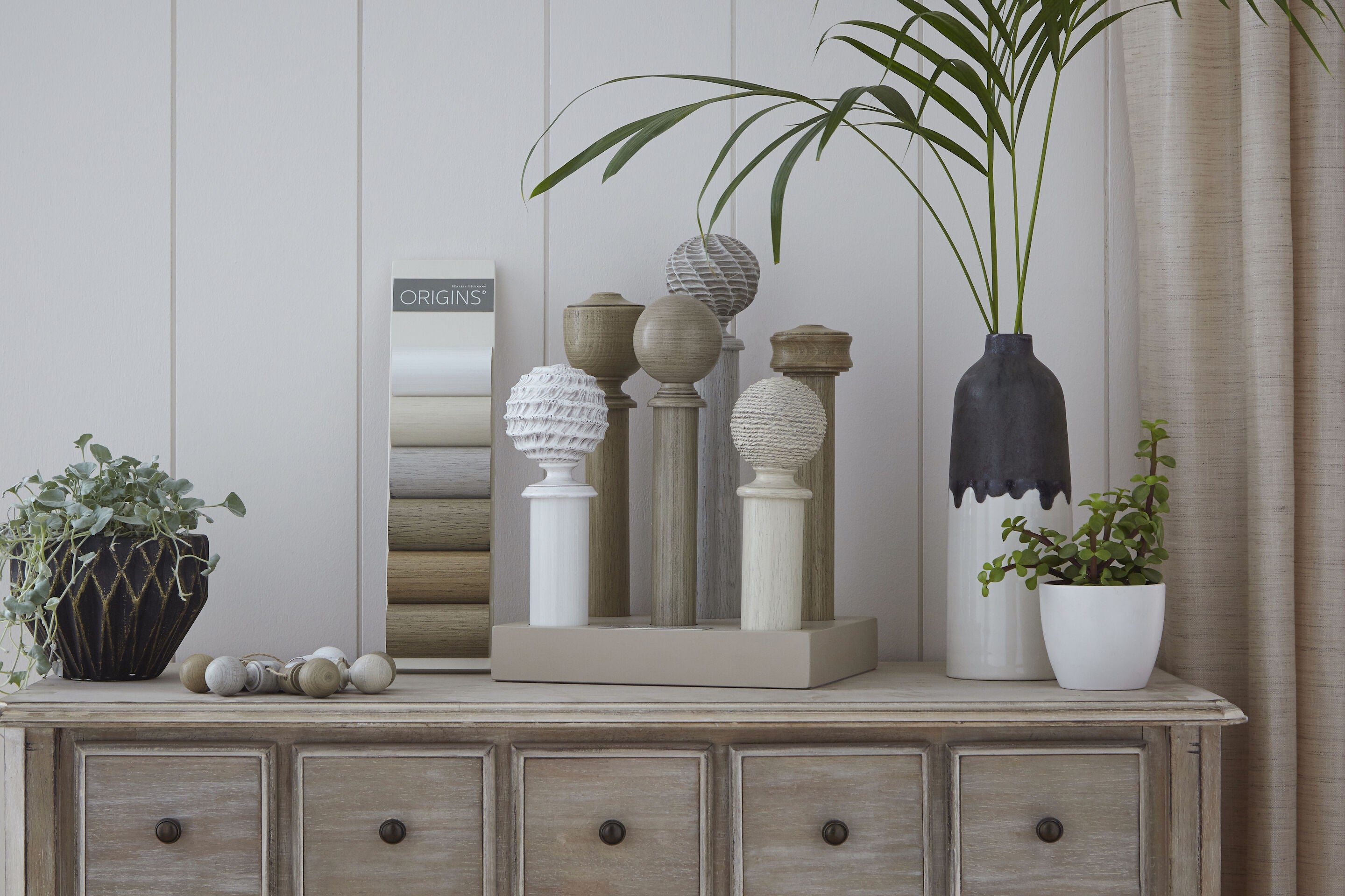 Origins Twine curtain pole in Limestone, room view